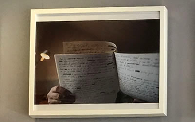 «Velocidad de los jardines», exposición del manusrito de Eloy Tizón fotografiado por Lisbeth Salas en Los portadores de sueños